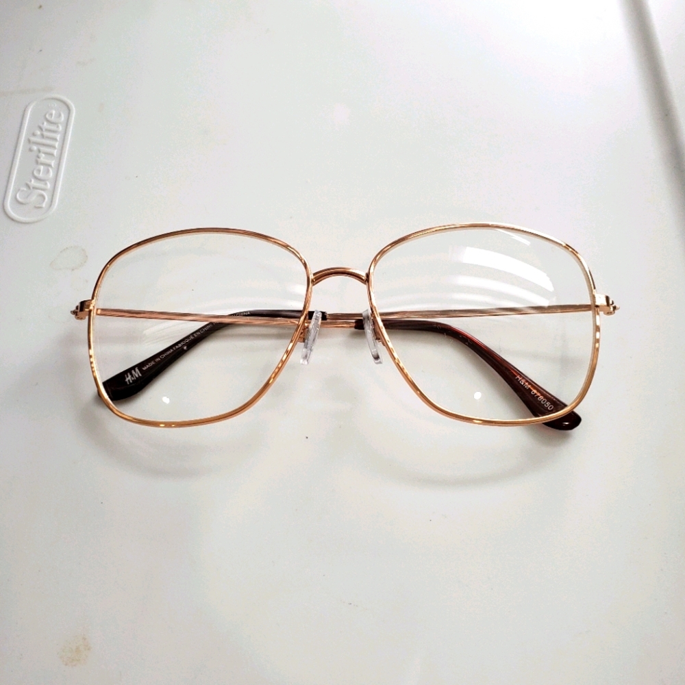Unisex non-prescripted glasses